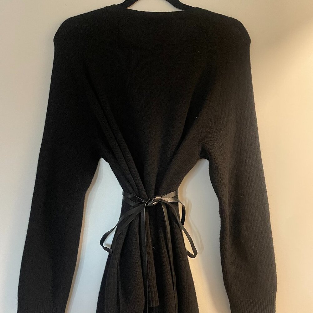 Like NEW Original Valentino Garavani Cashmere Wrap sweater BLK